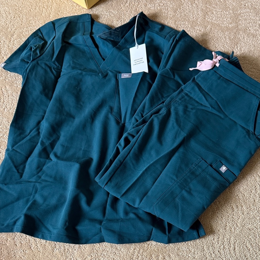 Figs Caribbean Blue Scrub Set (NEW)
